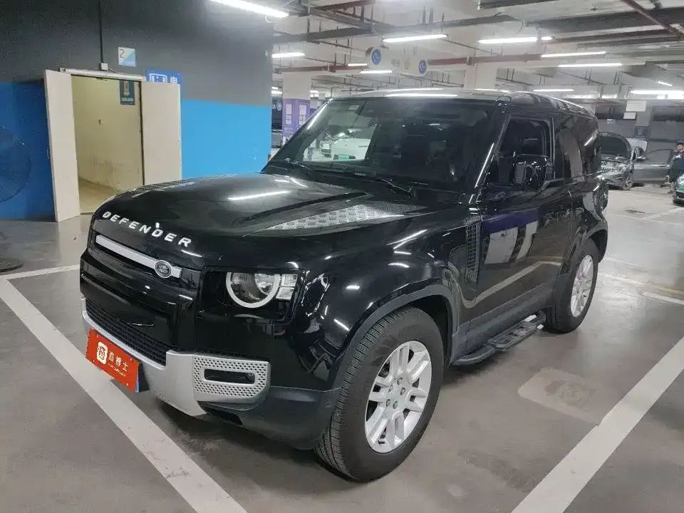 Land Rover Defender — фото 1