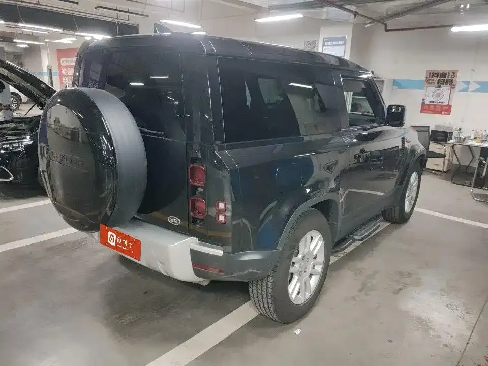 Land Rover Defender — фото 10