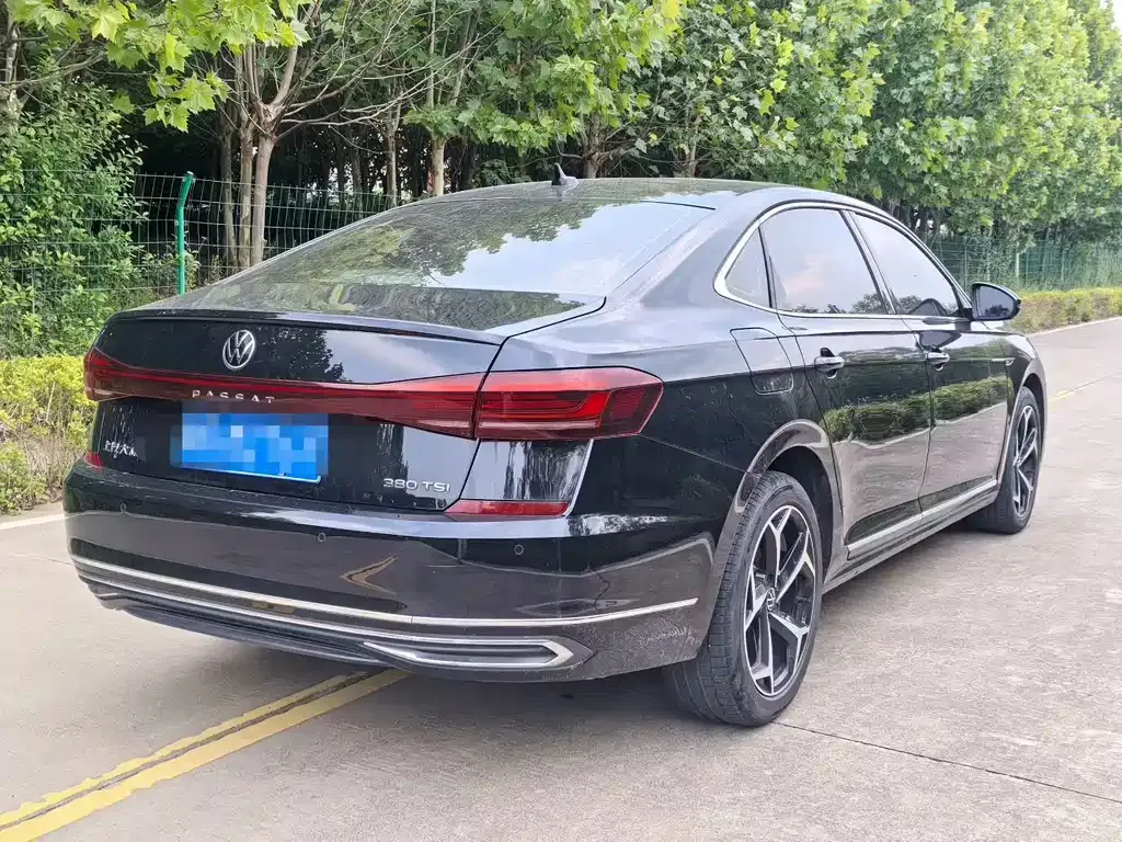 Volkswagen Passat — фото 6