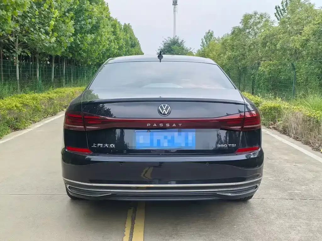 Volkswagen Passat — фото 8