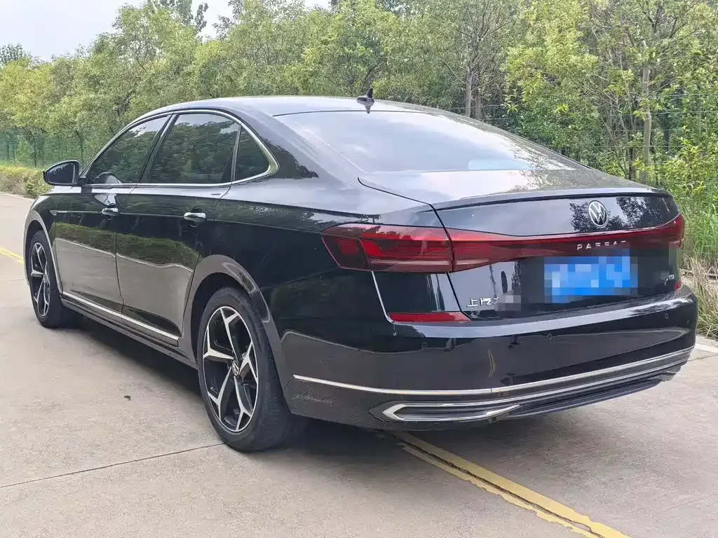 Volkswagen Passat — фото 7