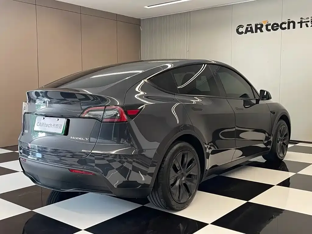 Tesla Model Y — фото 4