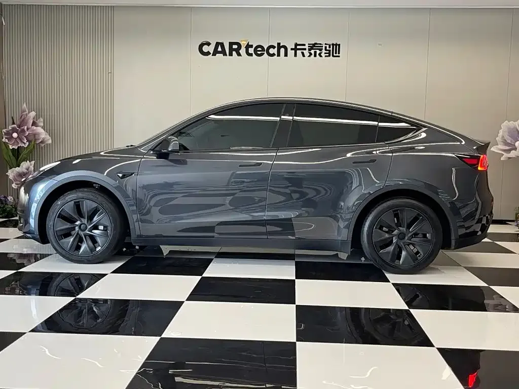Tesla Model Y — фото 7
