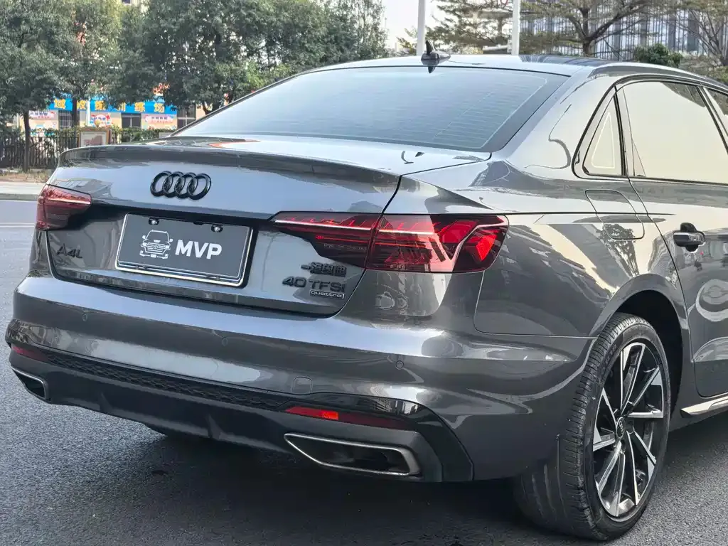 Audi A4L — фото 4