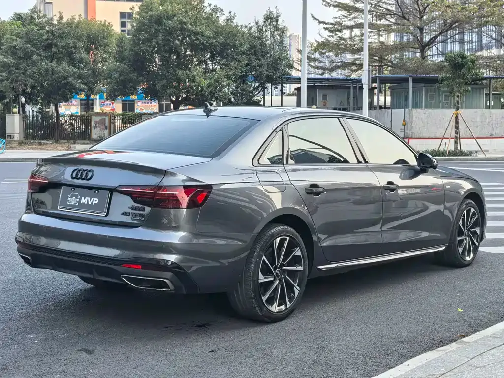 Audi A4L — фото 9