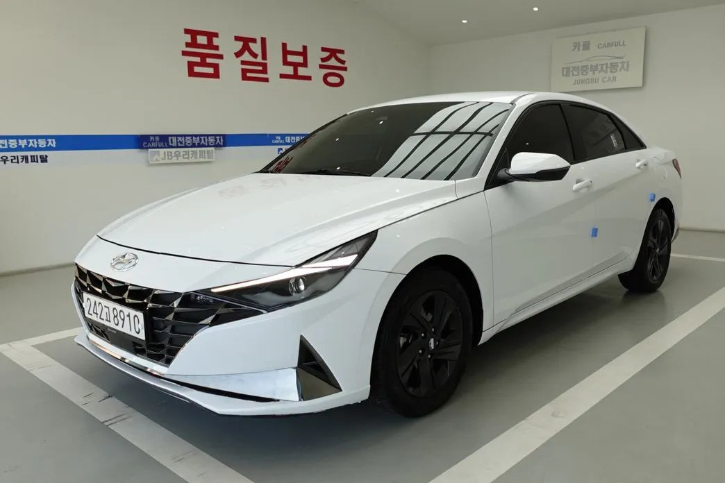 Hyundai AVANTE — фото 1