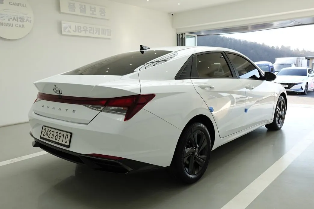 Hyundai AVANTE — фото 3