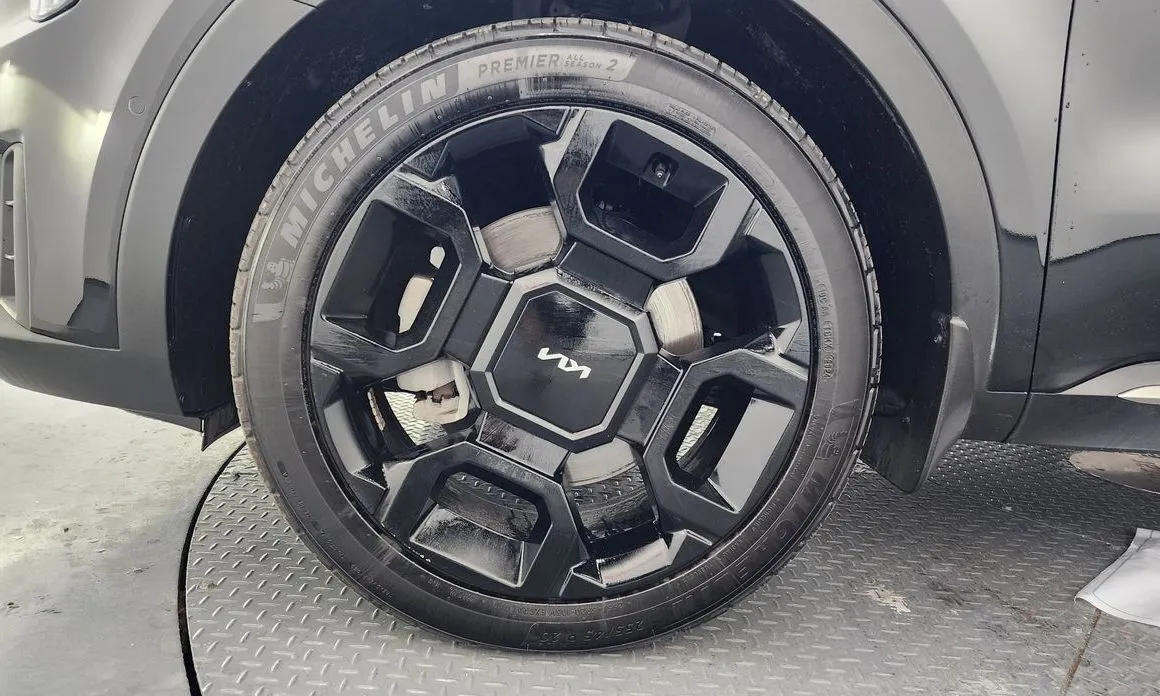 Kia Sorento — фото 7