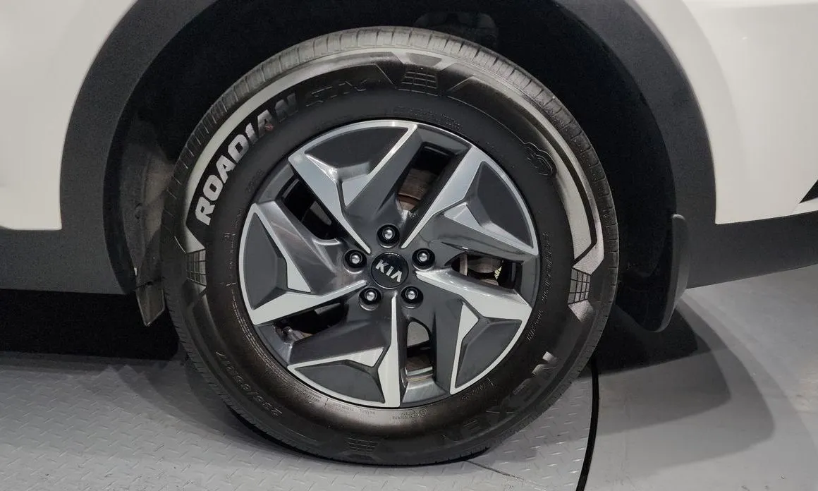 Kia Sorento — фото 6