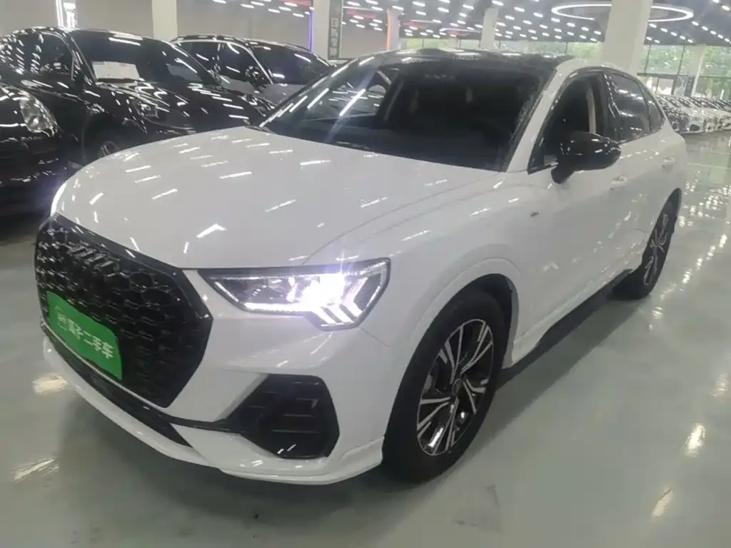 Audi Q3 Sportback — фото 10