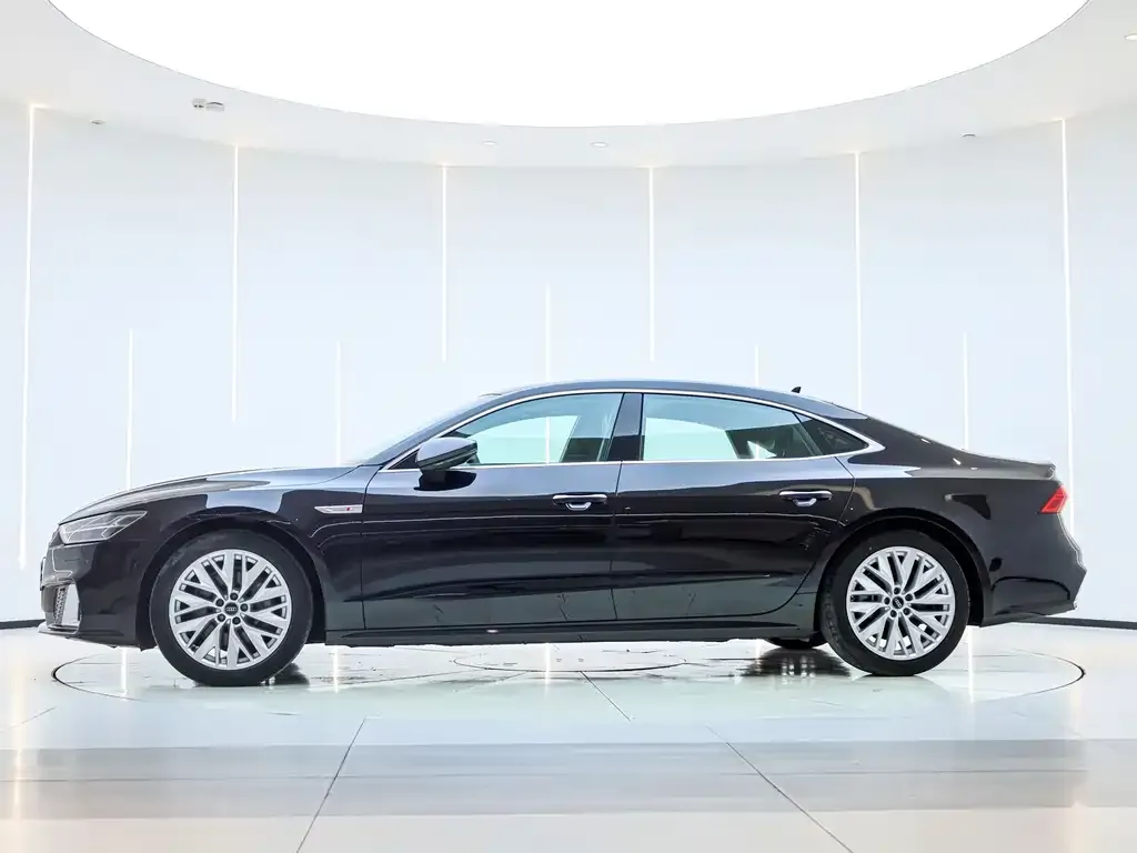 Audi A7L — фото 5