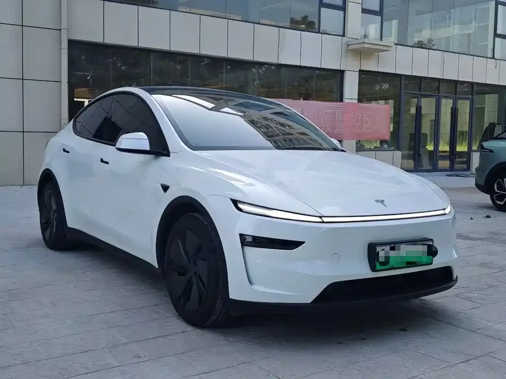 Tesla Model Y — фото 5