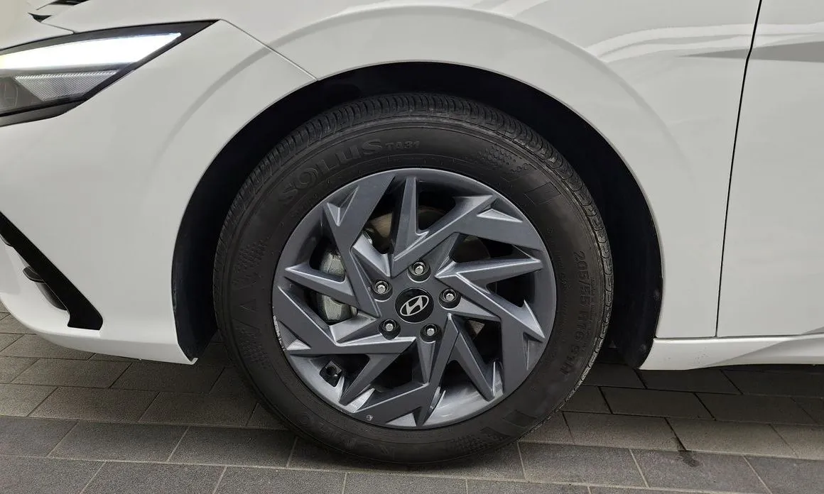 Hyundai AVANTE — фото 8