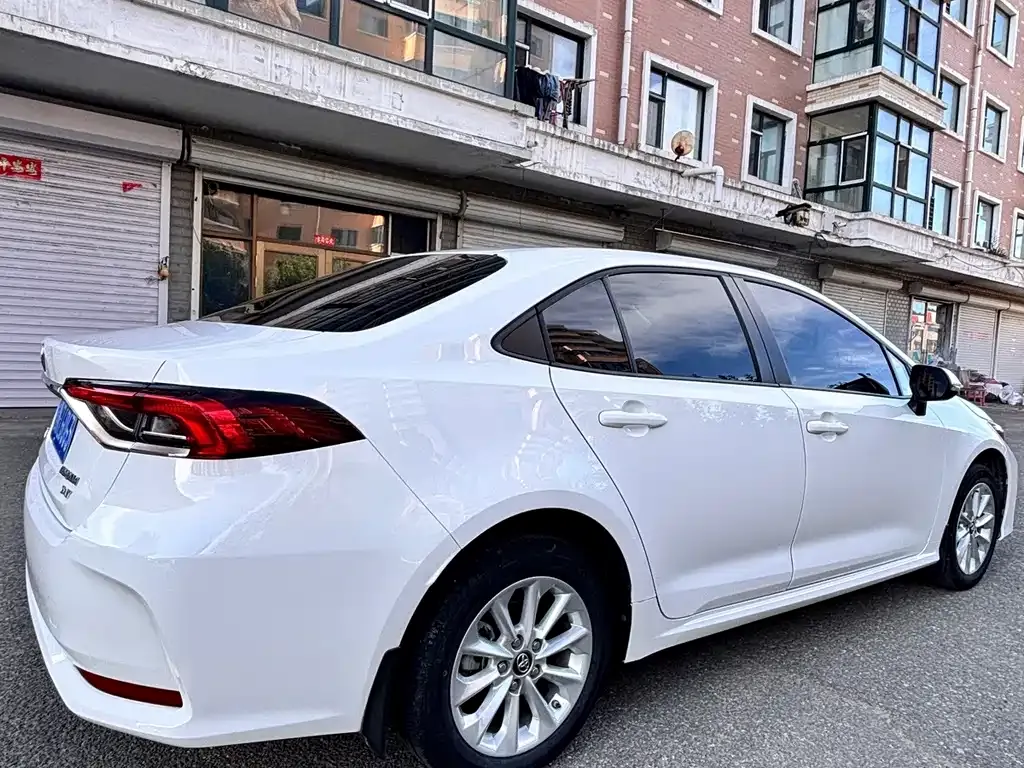 Toyota Corolla — фото 2