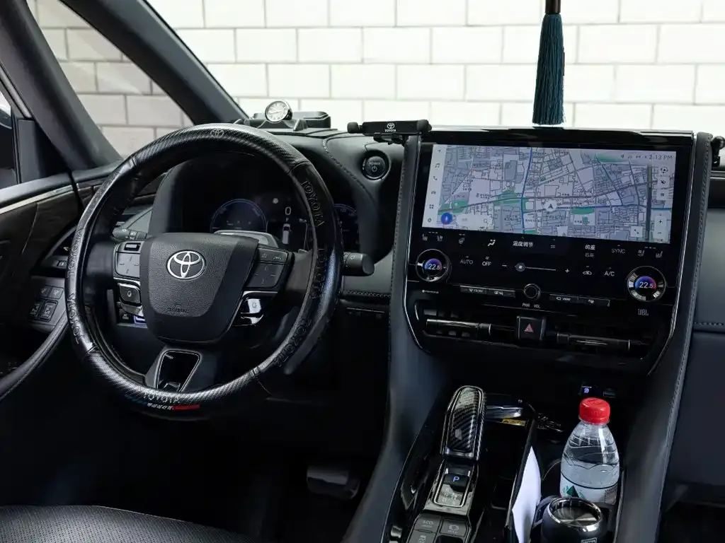 Toyota Alphard — фото 6