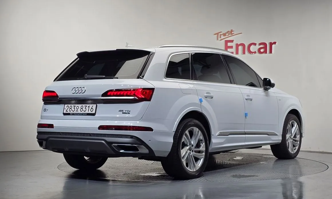 Audi Q7 — фото 5