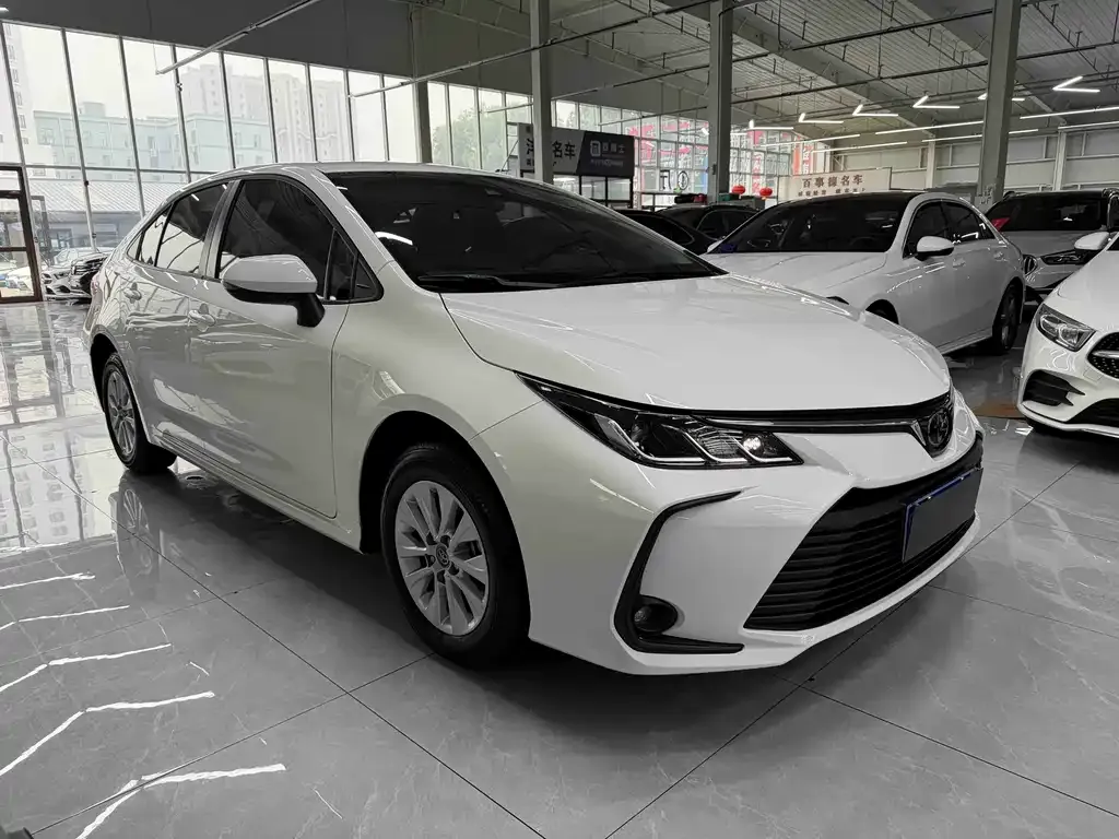 Toyota Corolla — фото 4