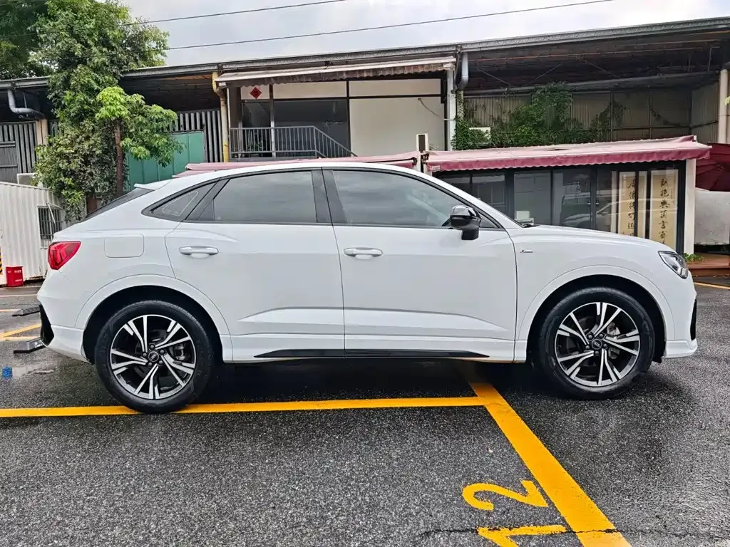 Audi Q3 Sportback — фото 10