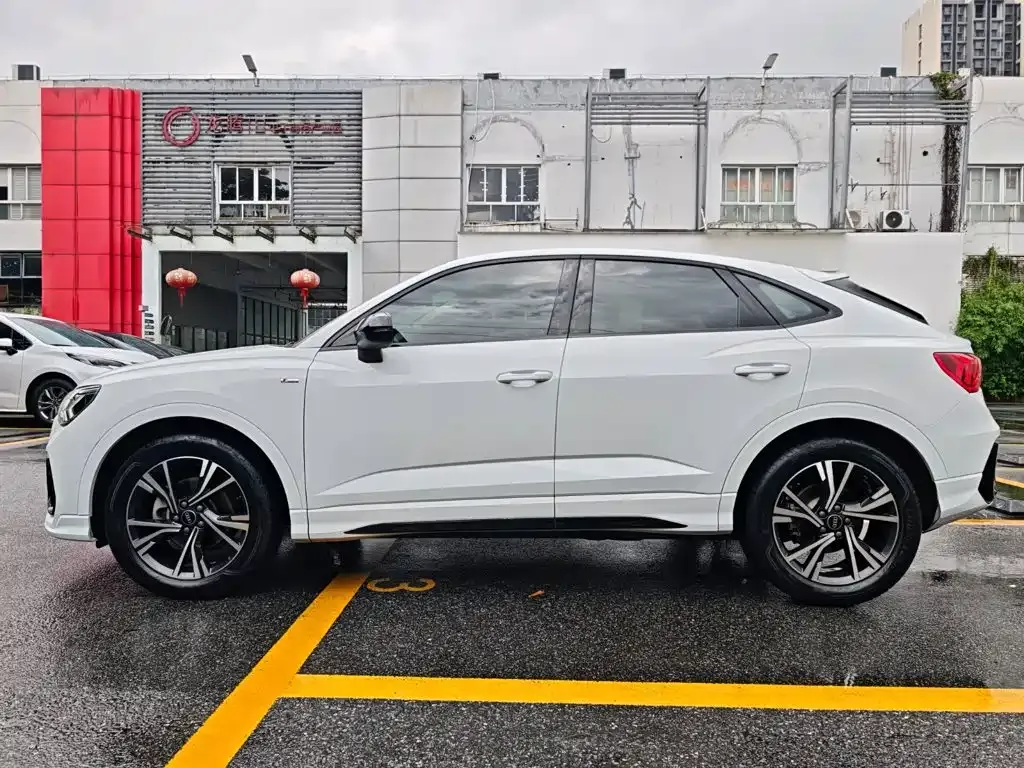 Audi Q3 Sportback — фото 9