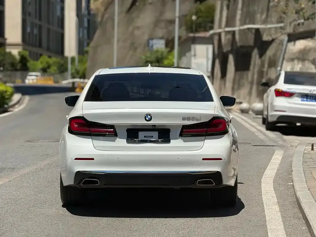 BMW 5 Series — фото 2