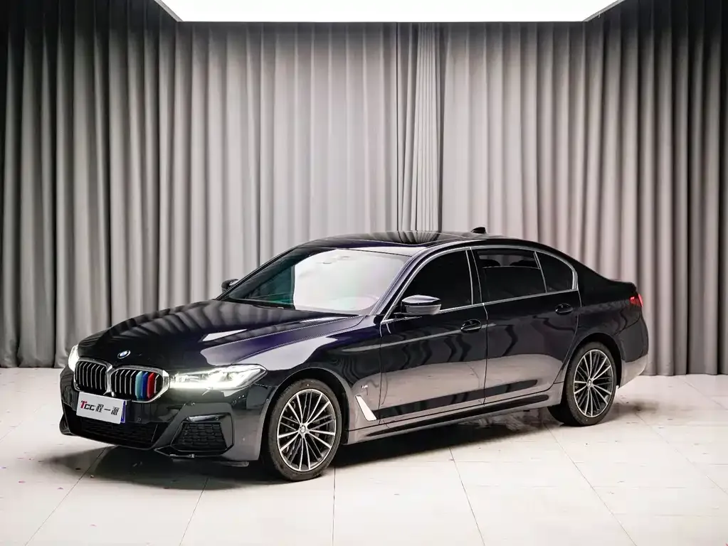 BMW 5 Series — фото 1