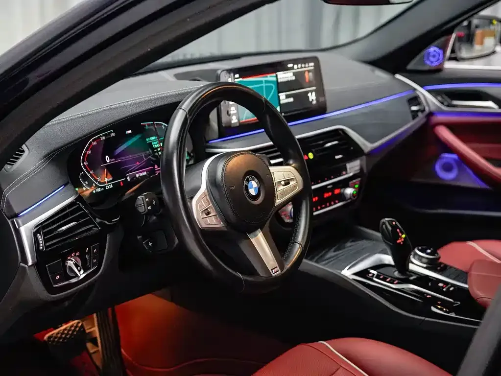 BMW 5 Series — фото 10