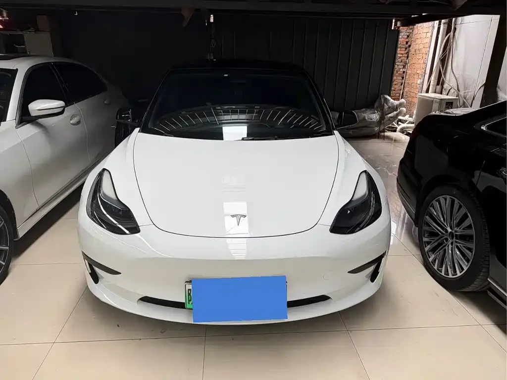 Tesla Model 3 — фото 7