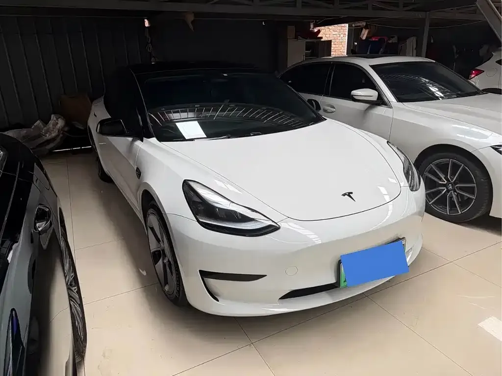 Tesla Model 3 — фото 9