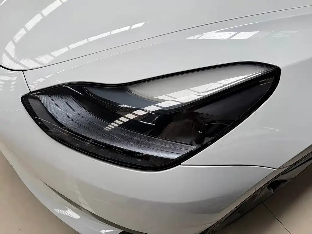 Tesla Model 3 — фото 3