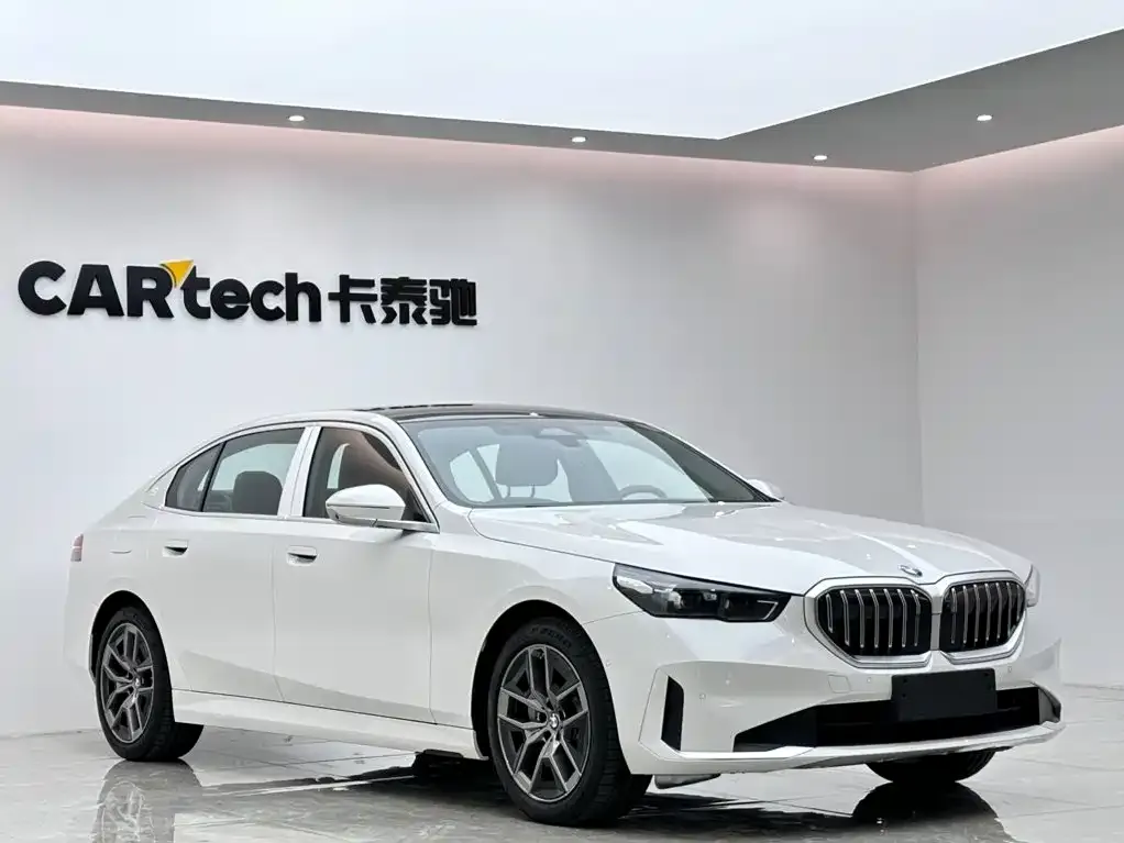 BMW 5 Series — фото 3