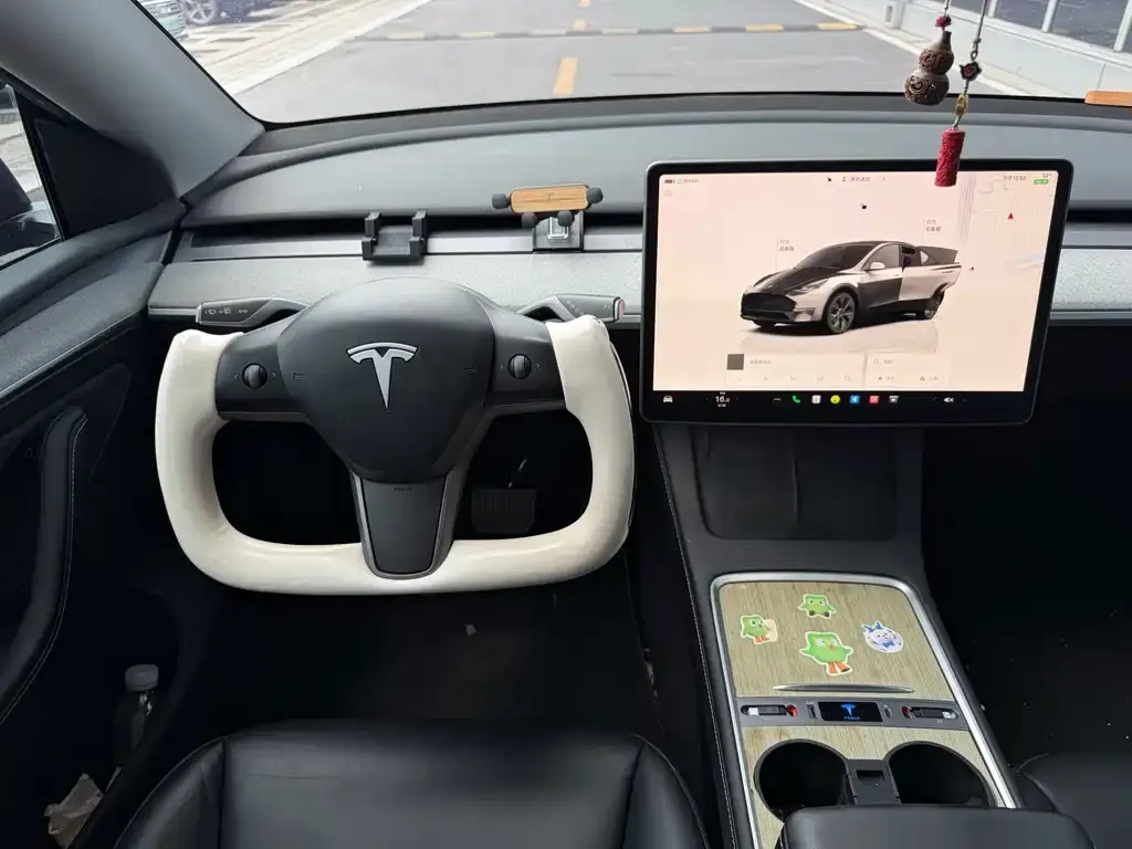 Tesla Model Y — фото 3