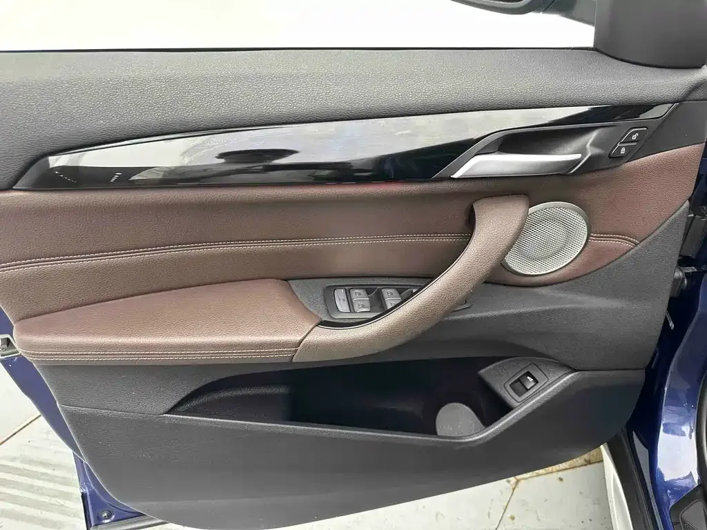 BMW X1 — фото 6