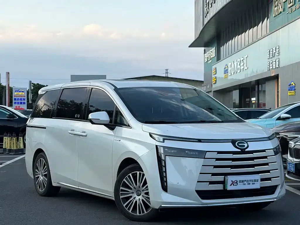 GAC Motor 传祺E8 PHEV — фото 1