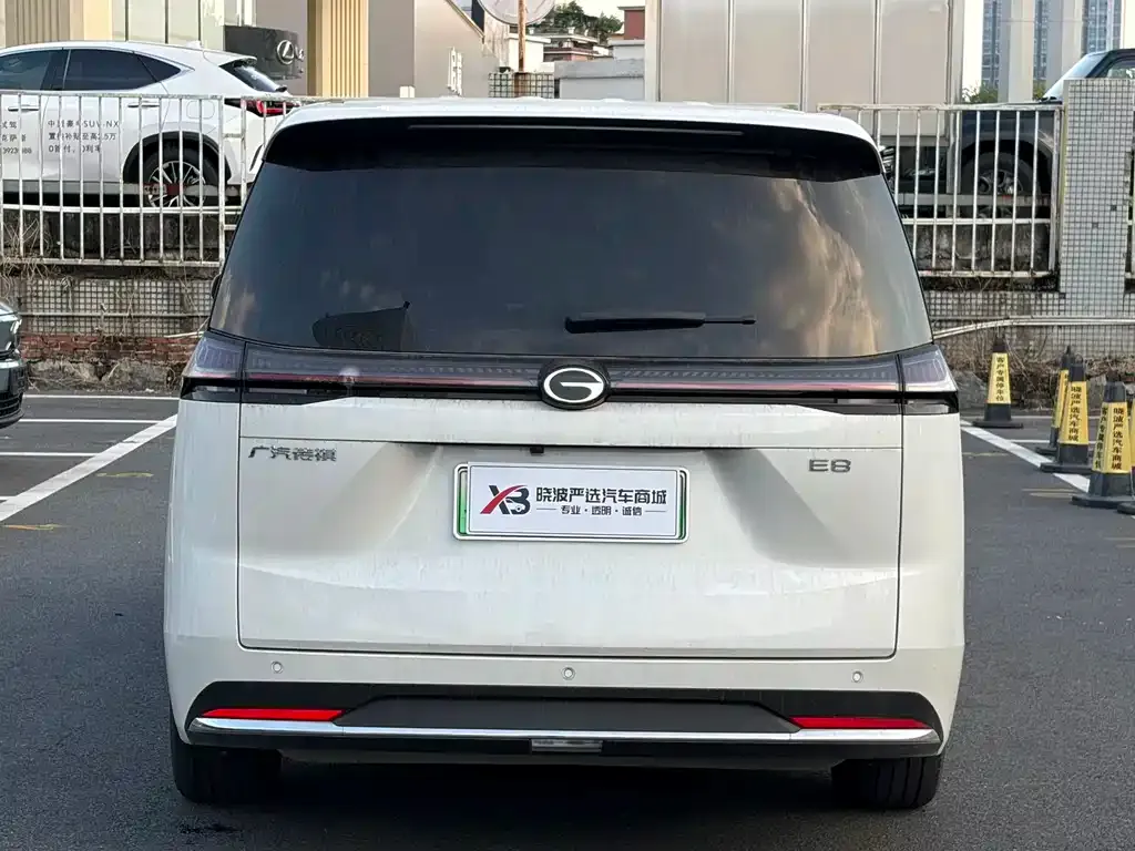 GAC Motor 传祺E8 PHEV — фото 6