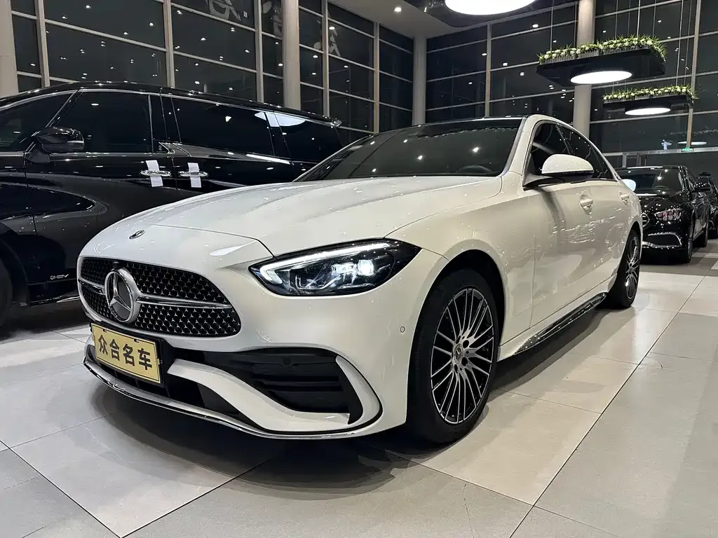 Mercedes-Benz C-Class — фото 1