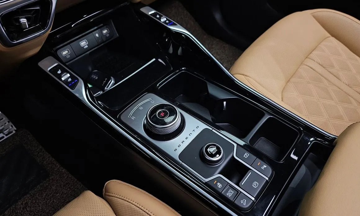 Kia Sorento — фото 9