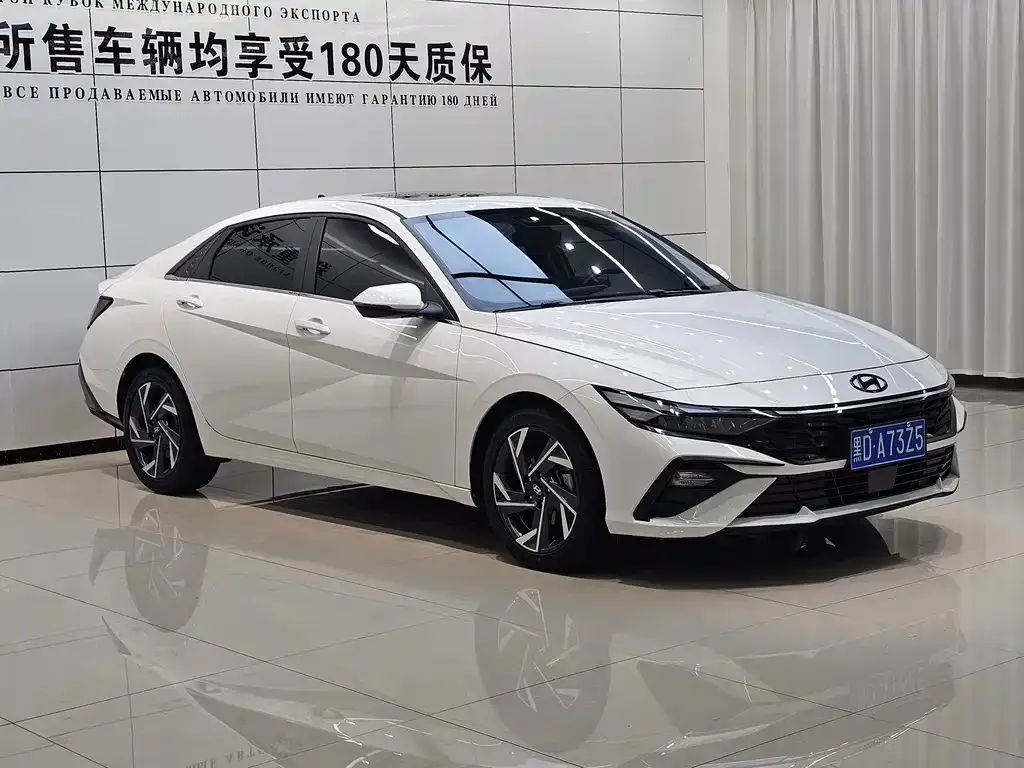 Hyundai Elantra — фото 5