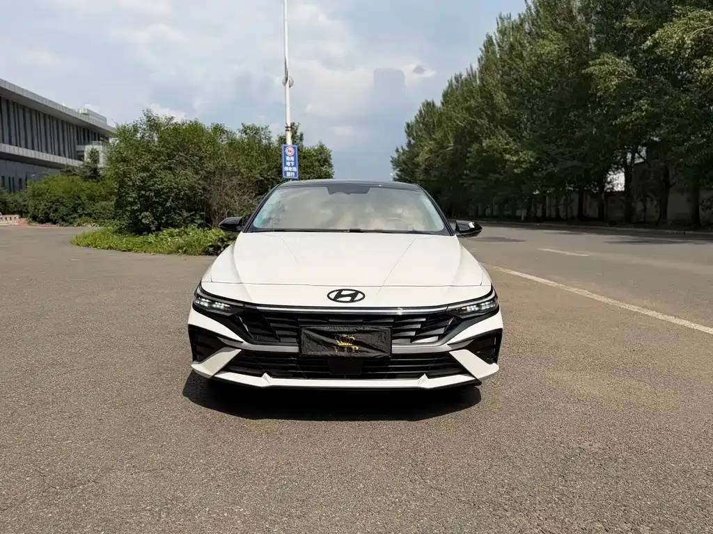 Hyundai Elantra — фото 9
