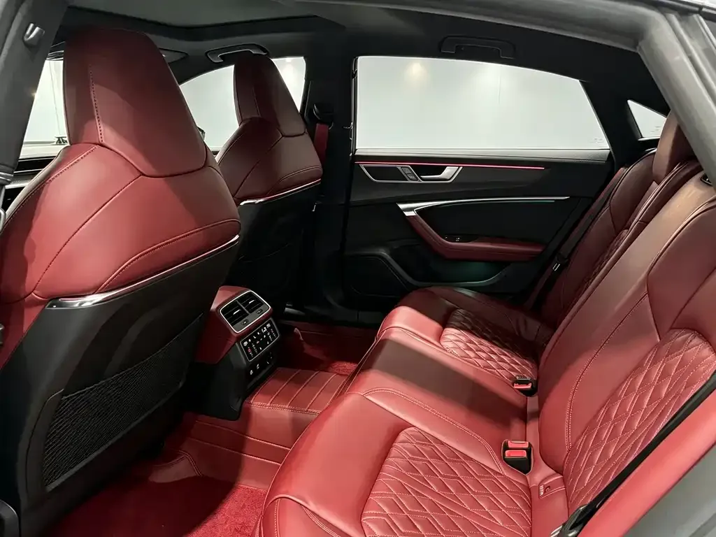 Audi A7L — фото 6