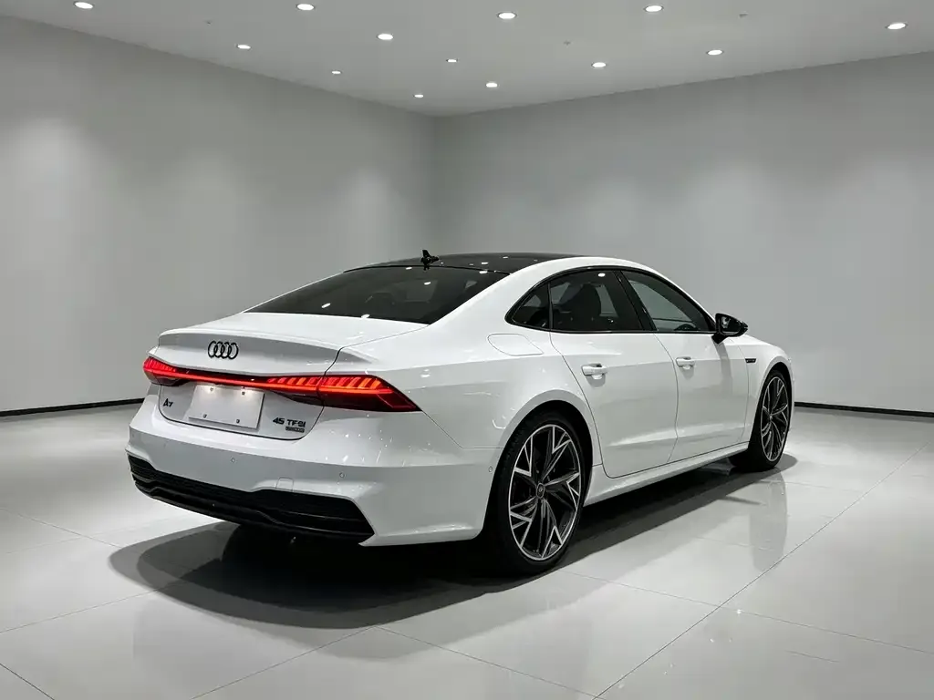 Audi A7L — фото 9
