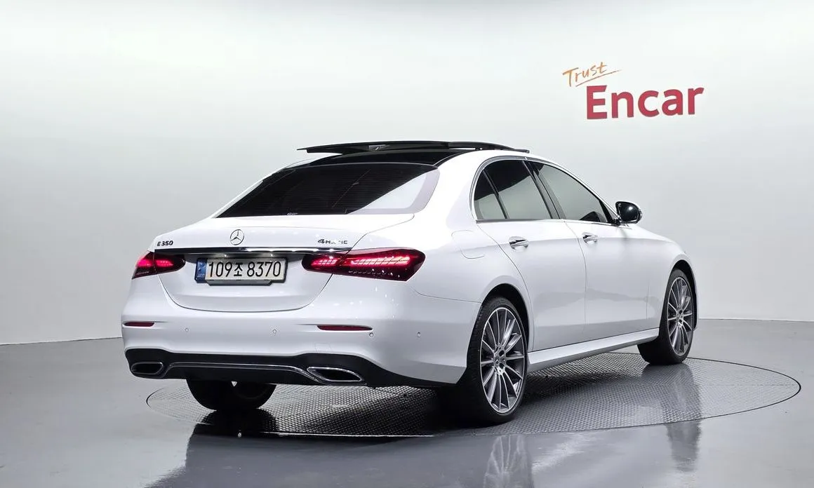 Mercedes-Benz E-Class — фото 2
