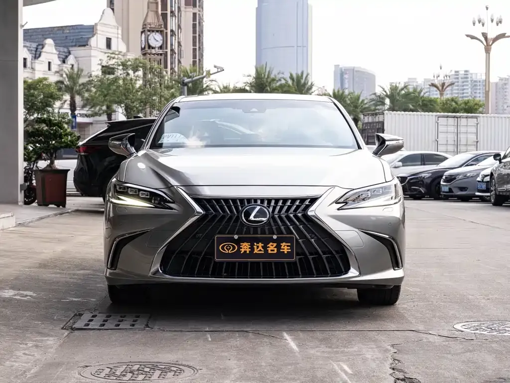Lexus ES — фото 5