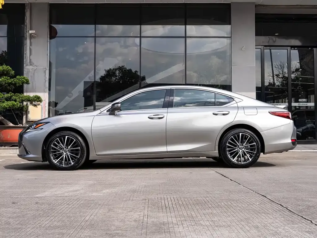 Lexus ES — фото 4