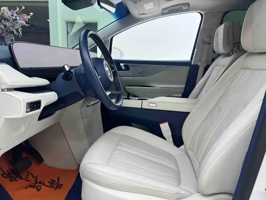 Buick GL8 Hybrid — фото 7