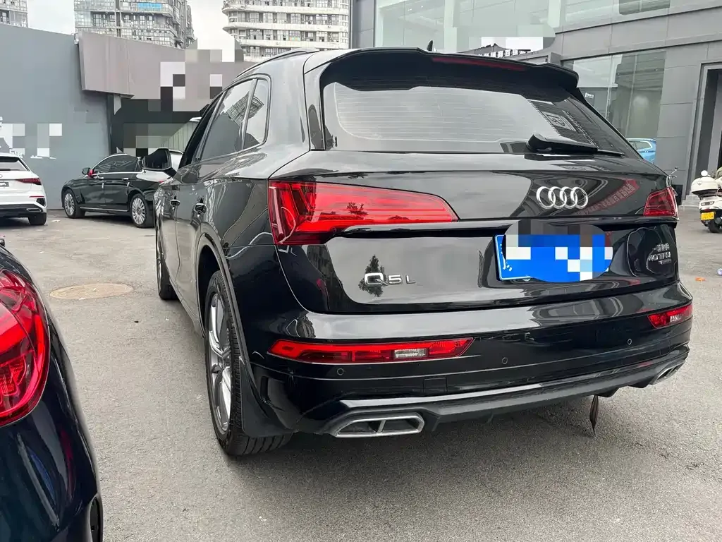 Audi Q5L — фото 7