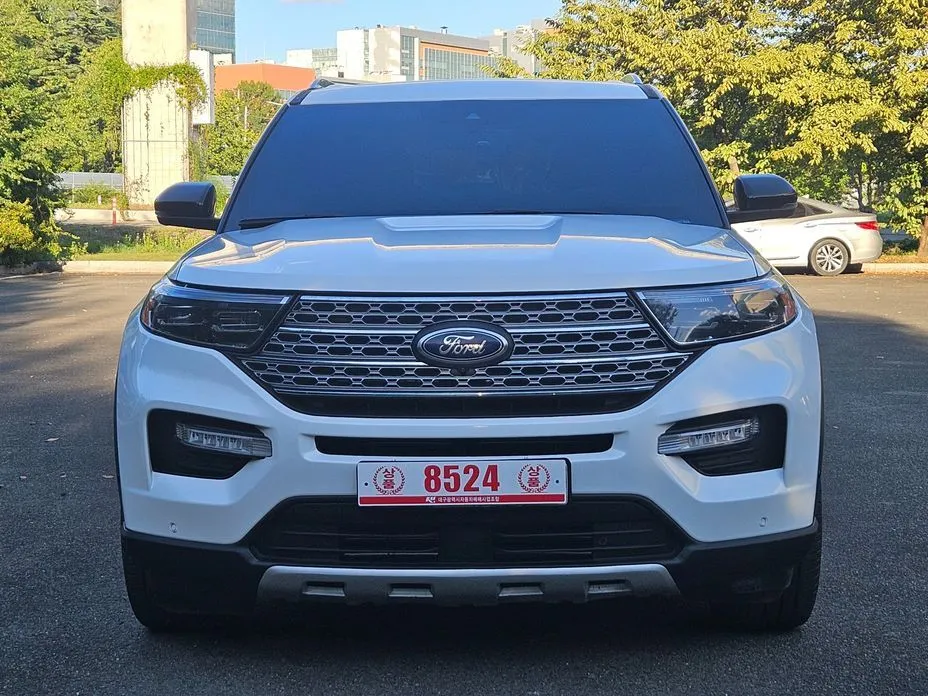 Ford Explorer — фото 1