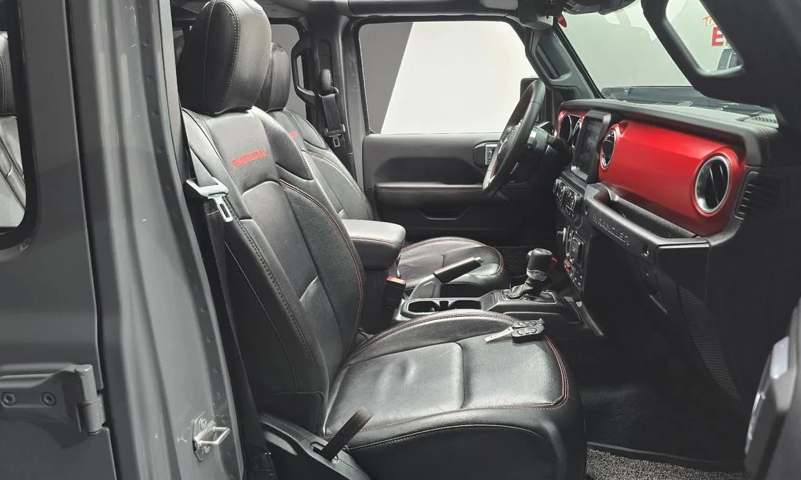 Jeep Wrangler — фото 8