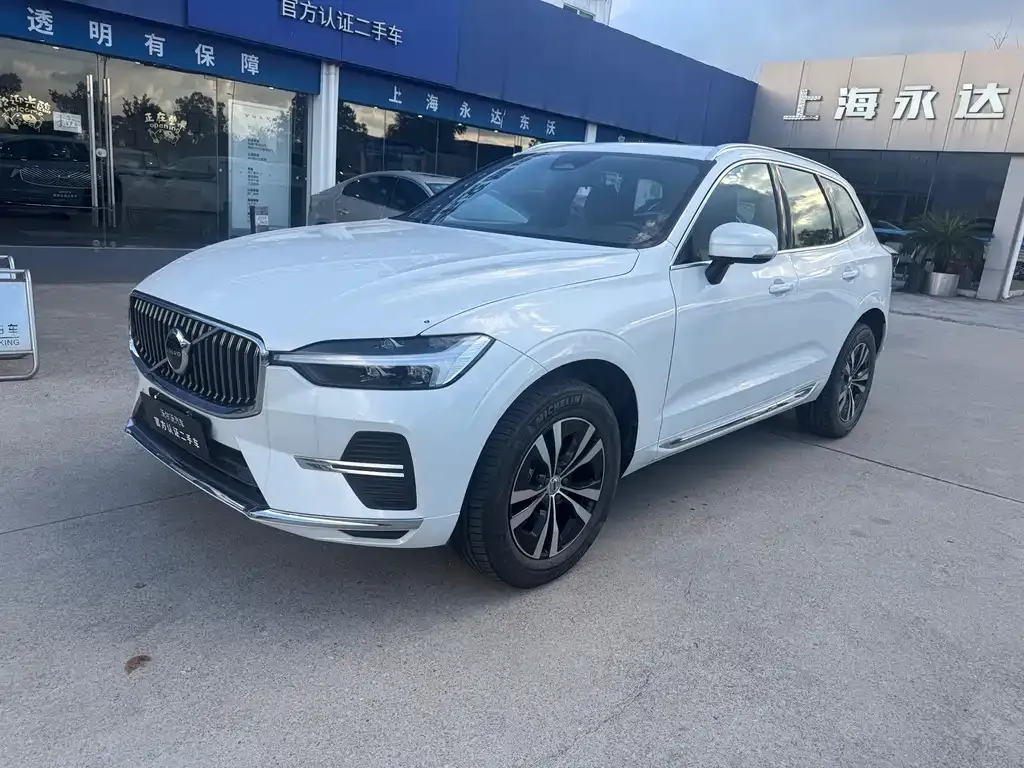 Volvo XC60 — фото 1