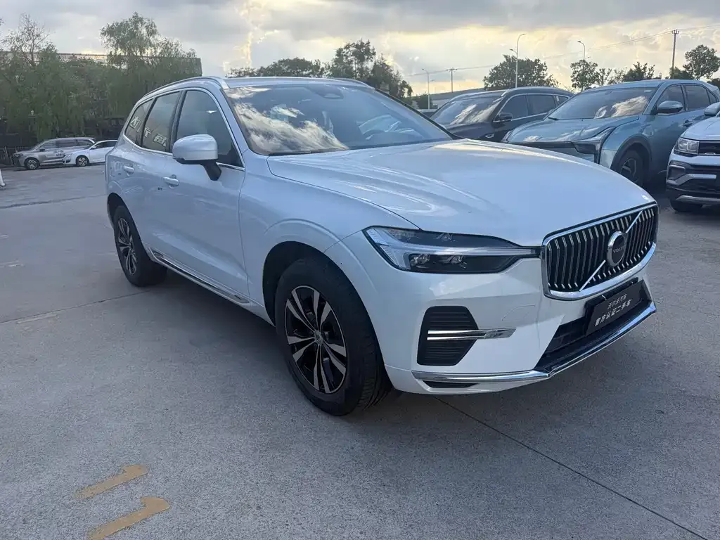 Volvo XC60 — фото 7