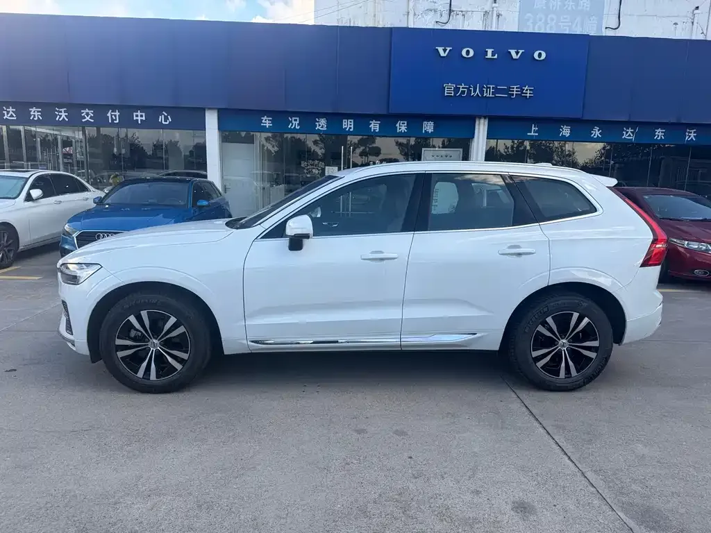 Volvo XC60 — фото 10